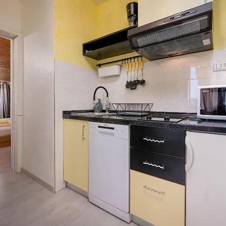 Apartments Miri Vrsar Exterior photo