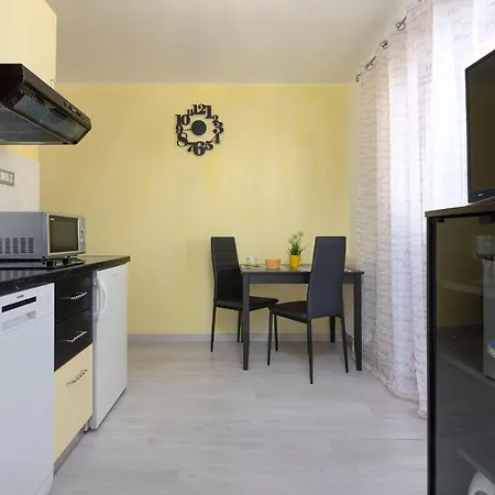 Apartments Miri Vrsar Exterior photo