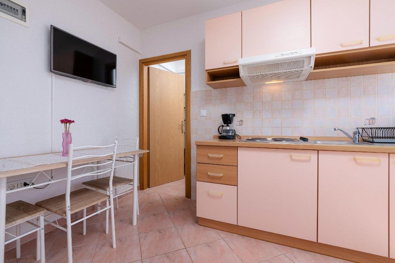 Miri Apartment *