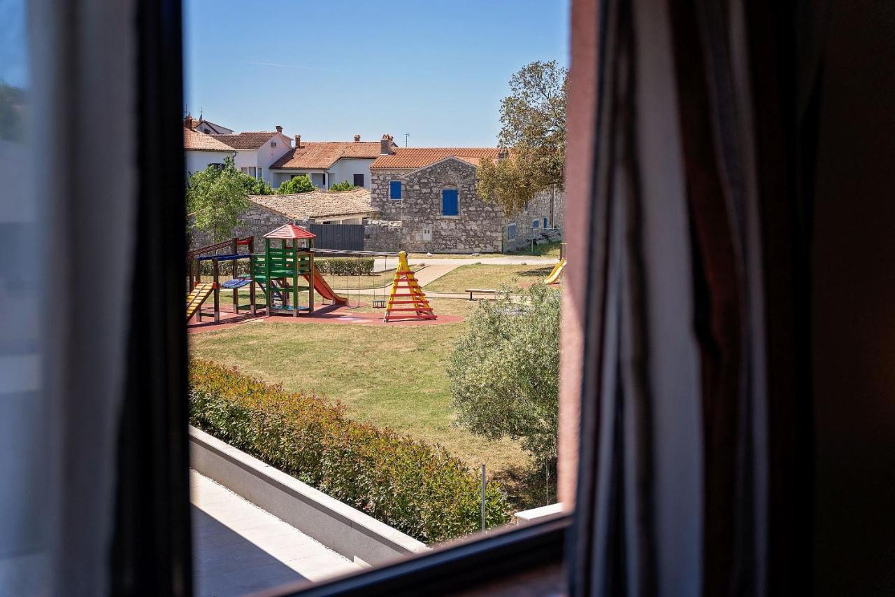 Miri Apartament *