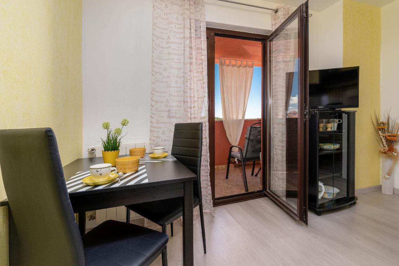 Miri Apartment